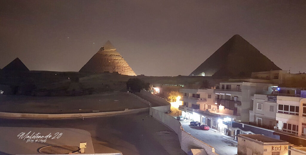 Espectáculo nocturno Piramides de Guiza