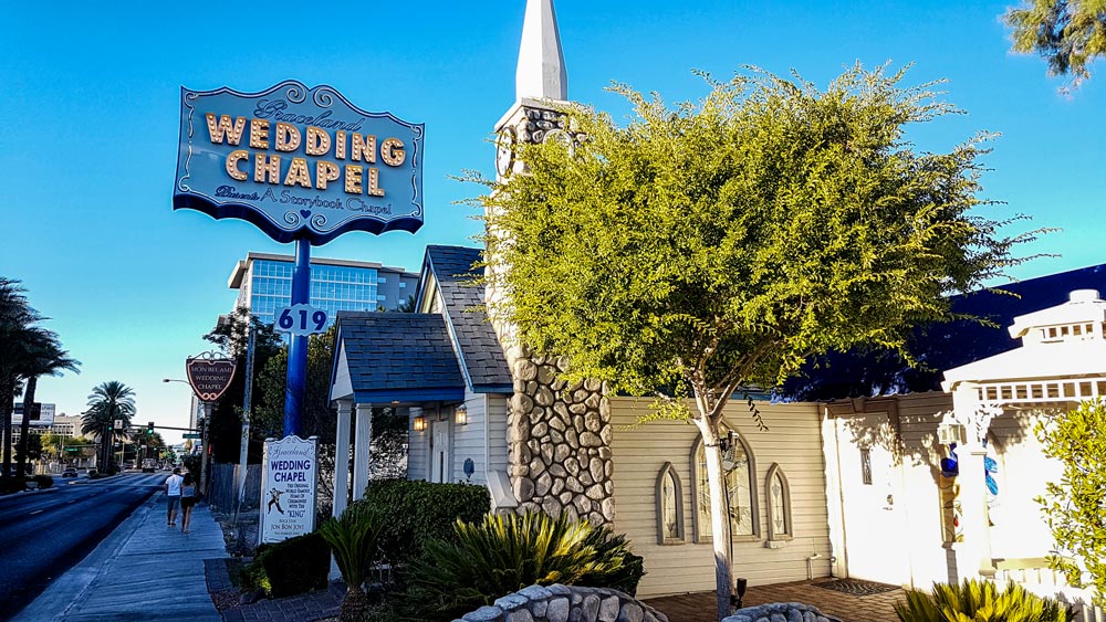 Las Vegas Graceland Wedding Chapel