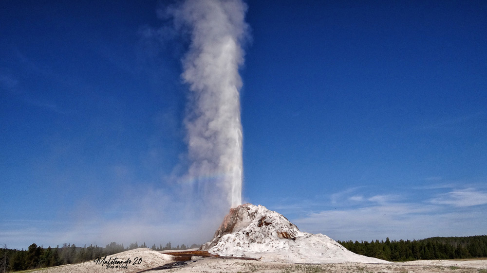 Yellowstone géiser White Dome