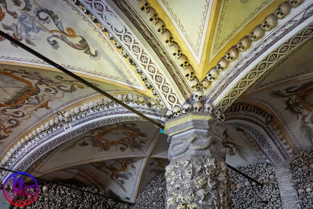 Capilla de los Huesos, Evora